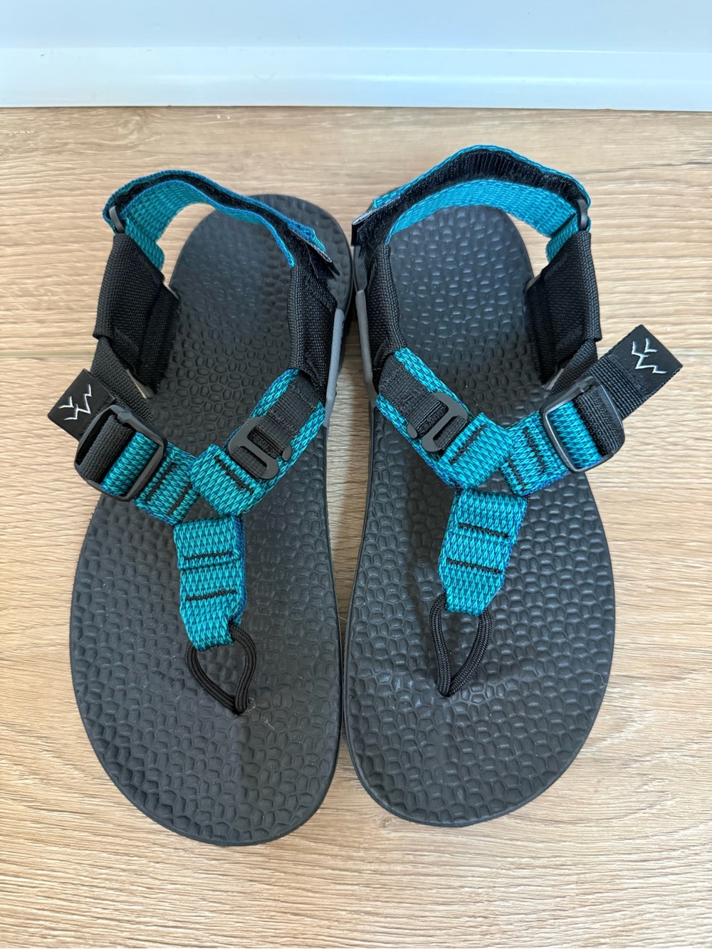 Bedrock Cairn Evo 3D PRO Sandals Black/Teal – M6/W7 – Never Worn